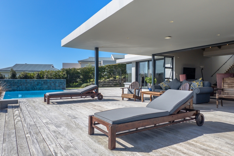 4 Bedroom Property for Sale in Brackenridge Western Cape